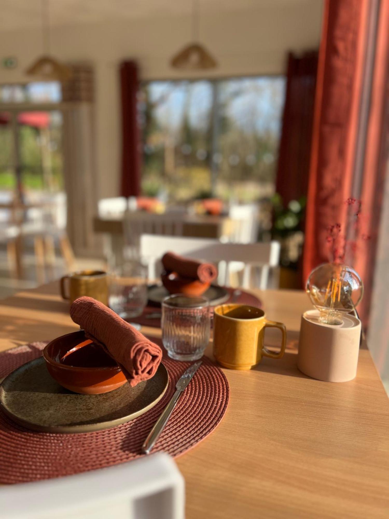 莱斯布罗塞勒斯汽车旅馆 Mesves-sur-Loire 外观 照片
