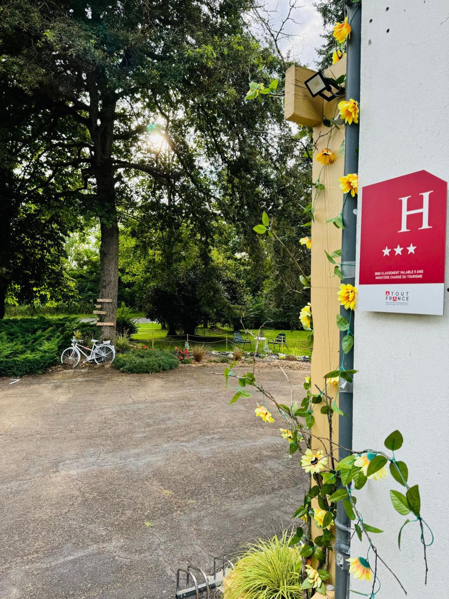 莱斯布罗塞勒斯汽车旅馆 Mesves-sur-Loire 外观 照片